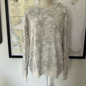 Tommy Bahama light sweater